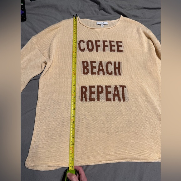GILLI Coffee Beach Repeat Sweater Tan/Cream
Size small
100% Acrylic - Picture 6 of 6
